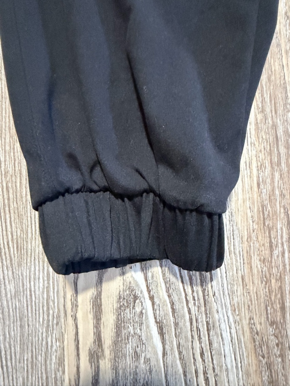 Women’s Yogalicious Black Cargo Joggers with Pockets, size Medium - Picture 5 of 6